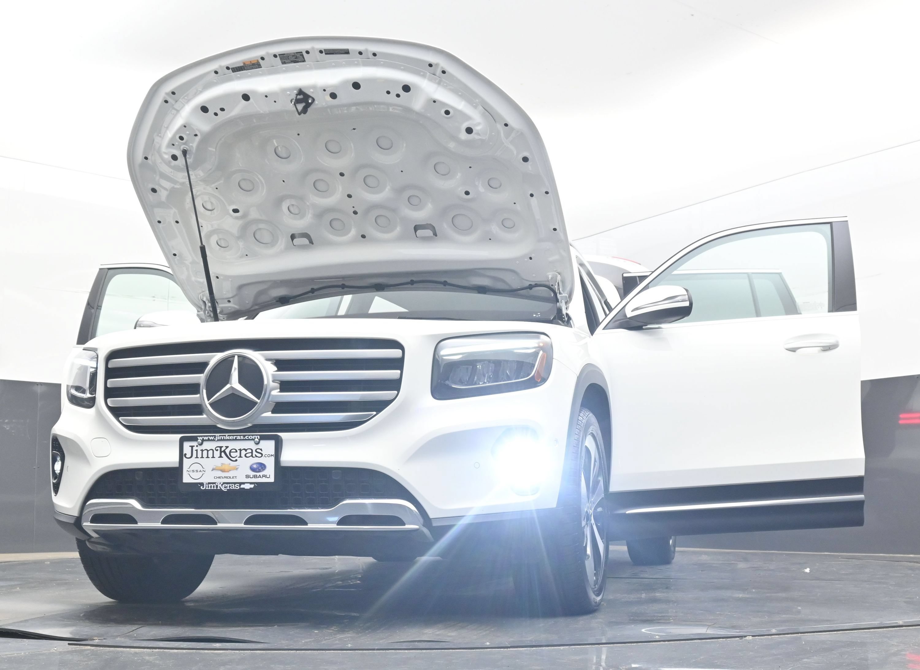 Used 2025 Mercedes-Benz GLB 250 4MATIC image 40