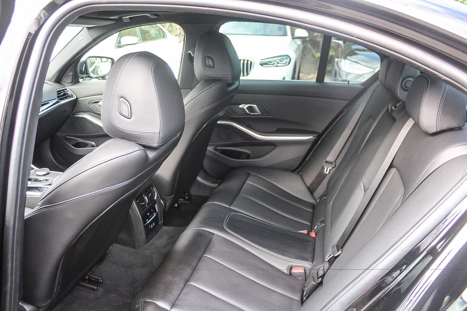 Used 2024 BMW 330i Sedan w/ Convenience Package RWD image 17
