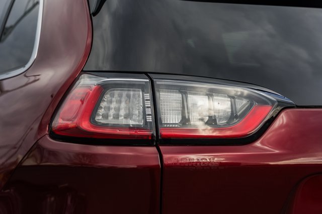 Used 2019 Jeep Cherokee Limited image 7