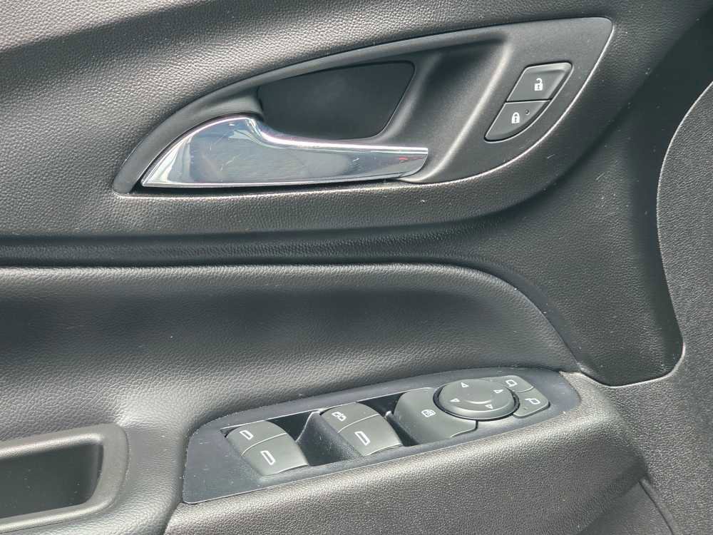 Used 2019 Chevrolet Equinox LT image 16