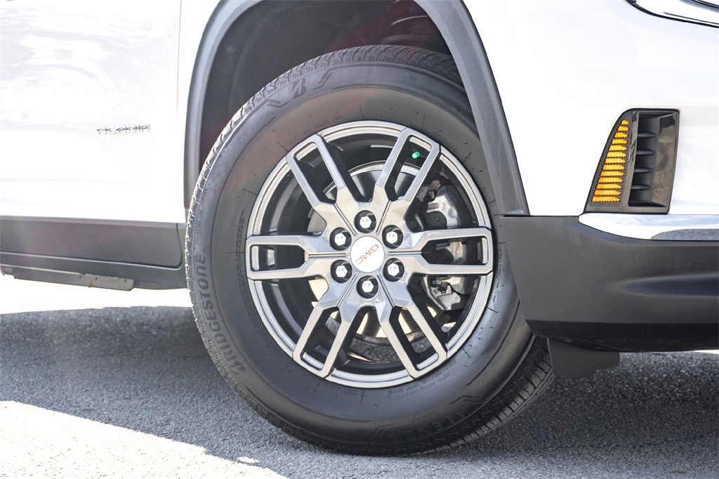 Used 2025 GMC Acadia Elevation image 2