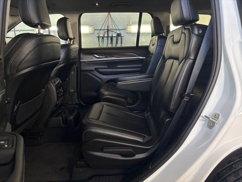 Used 2024 Jeep Grand Cherokee L Limited image 29