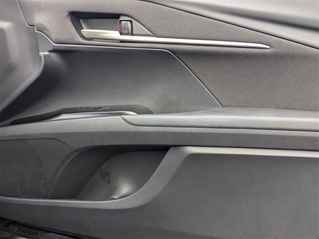 Used 2025 Toyota Camry LE image 32