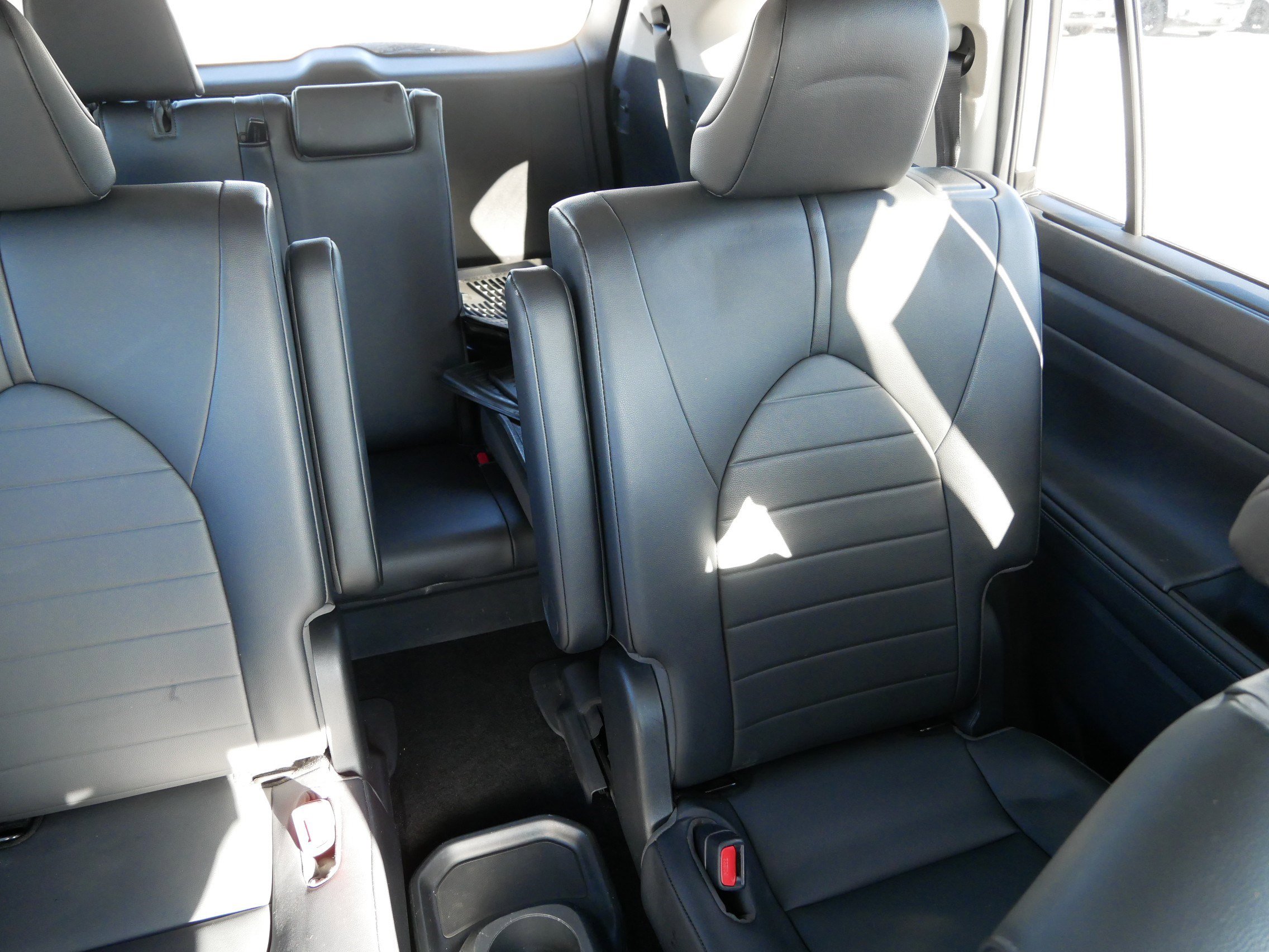 Used 2020 Toyota Highlander XLE image 14