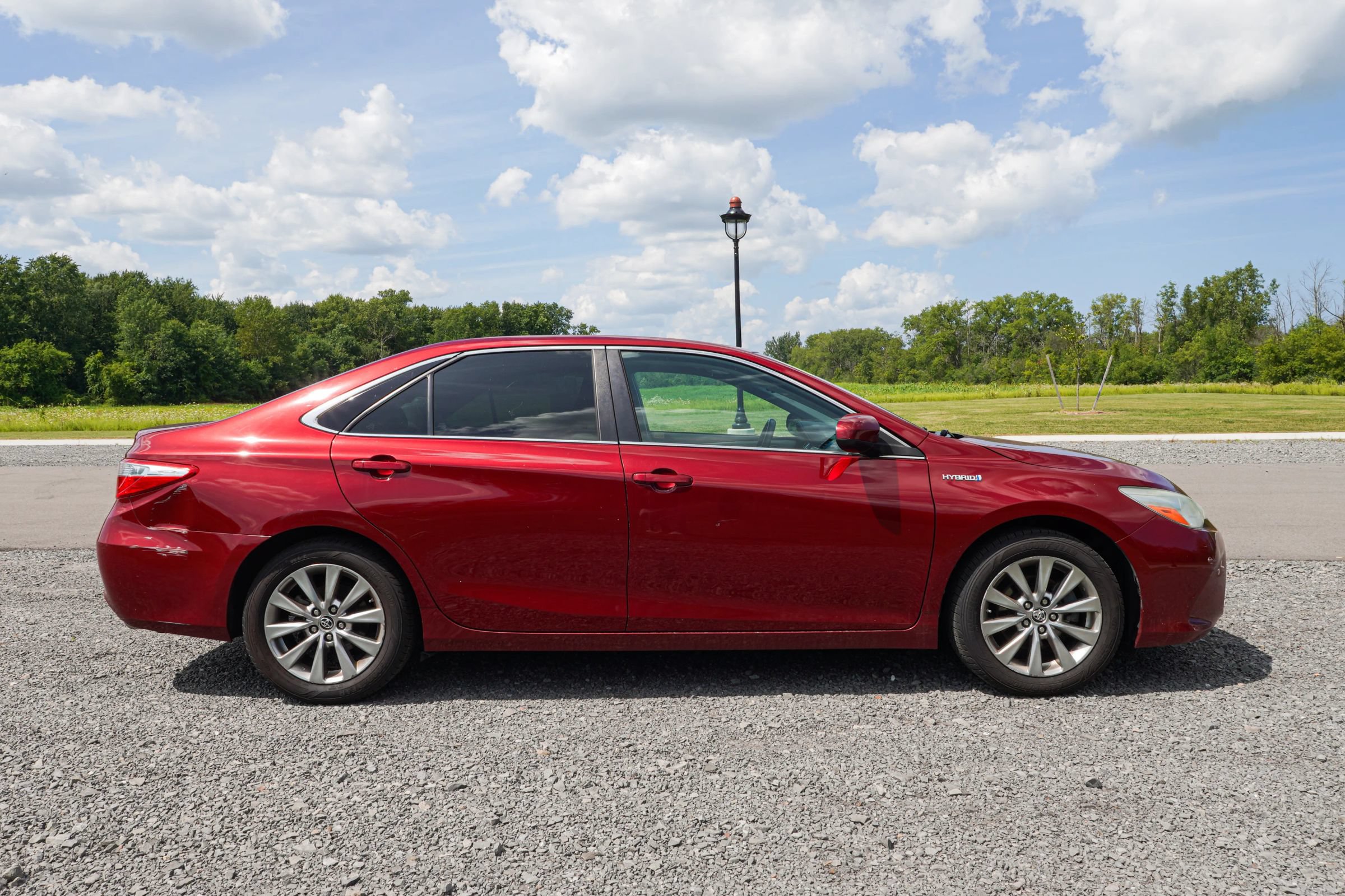Used 2015 Toyota Camry XLE w/ Moonroof Package FWD image 6
