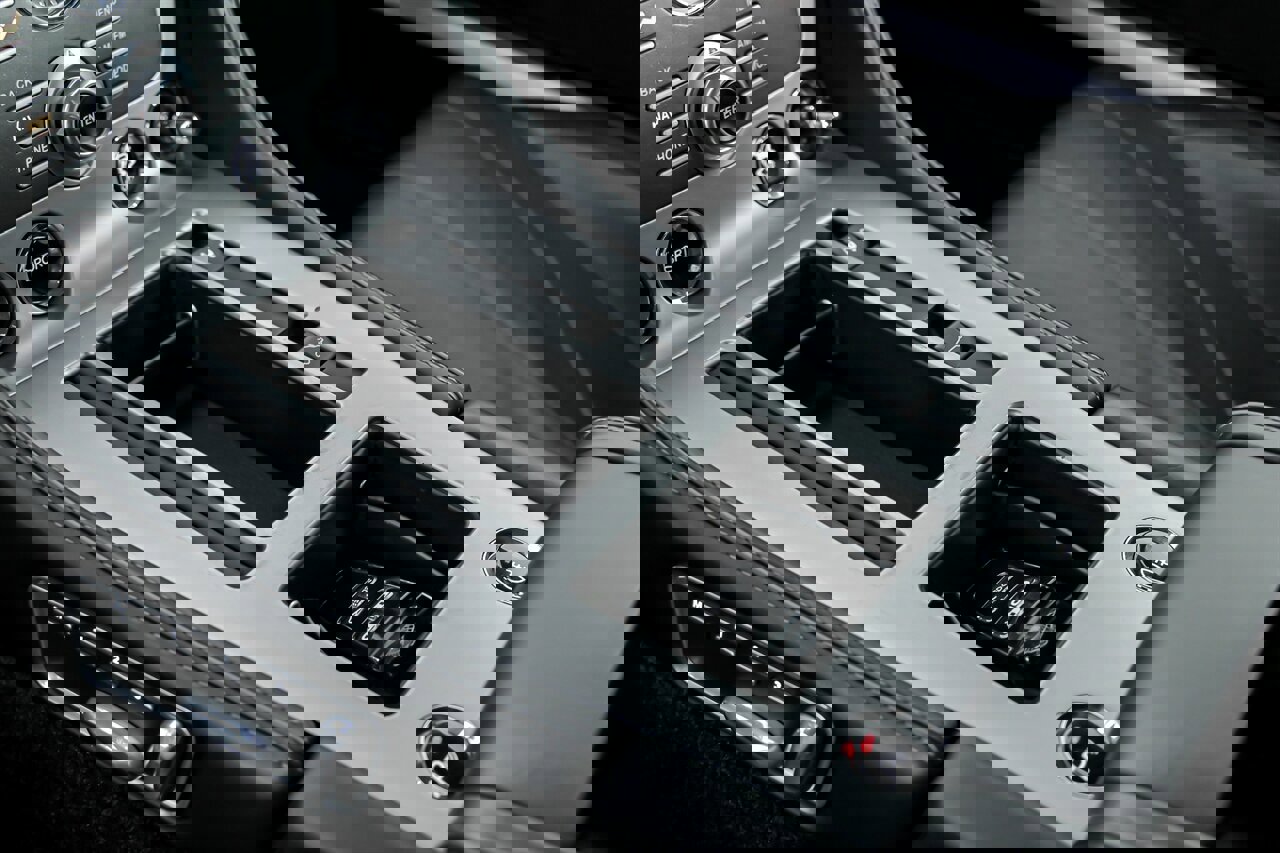 Used 2012 Aston Martin Virage Volante image 38