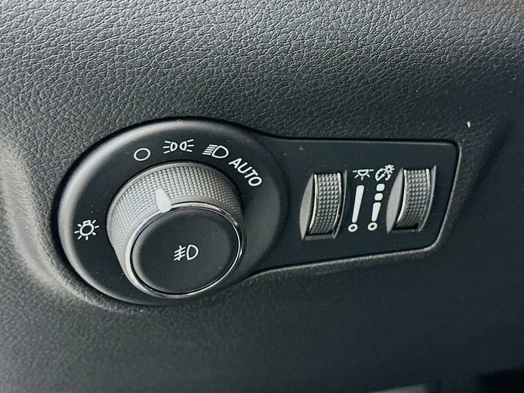 Certified 2024 Jeep Compass Limited AWD/4WD image 17