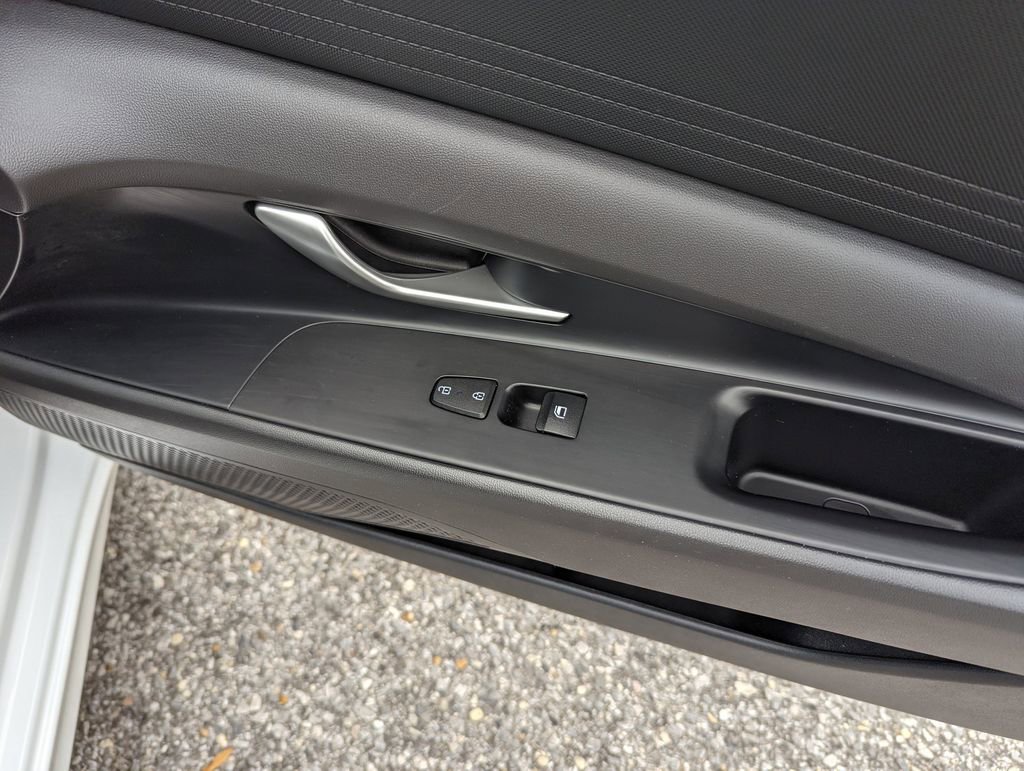 Used 2024 Hyundai Elantra SEL image 33