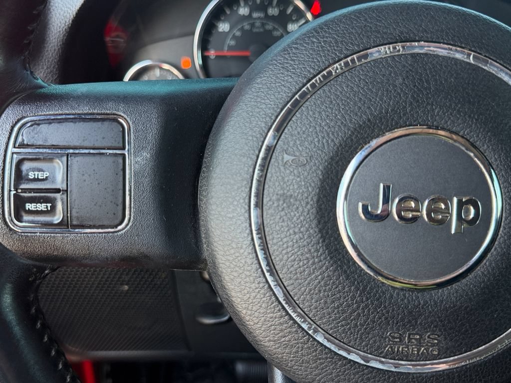 Used 2016 Jeep Wrangler Rubicon w/ Power Convenience Group AWD/4WD image 31