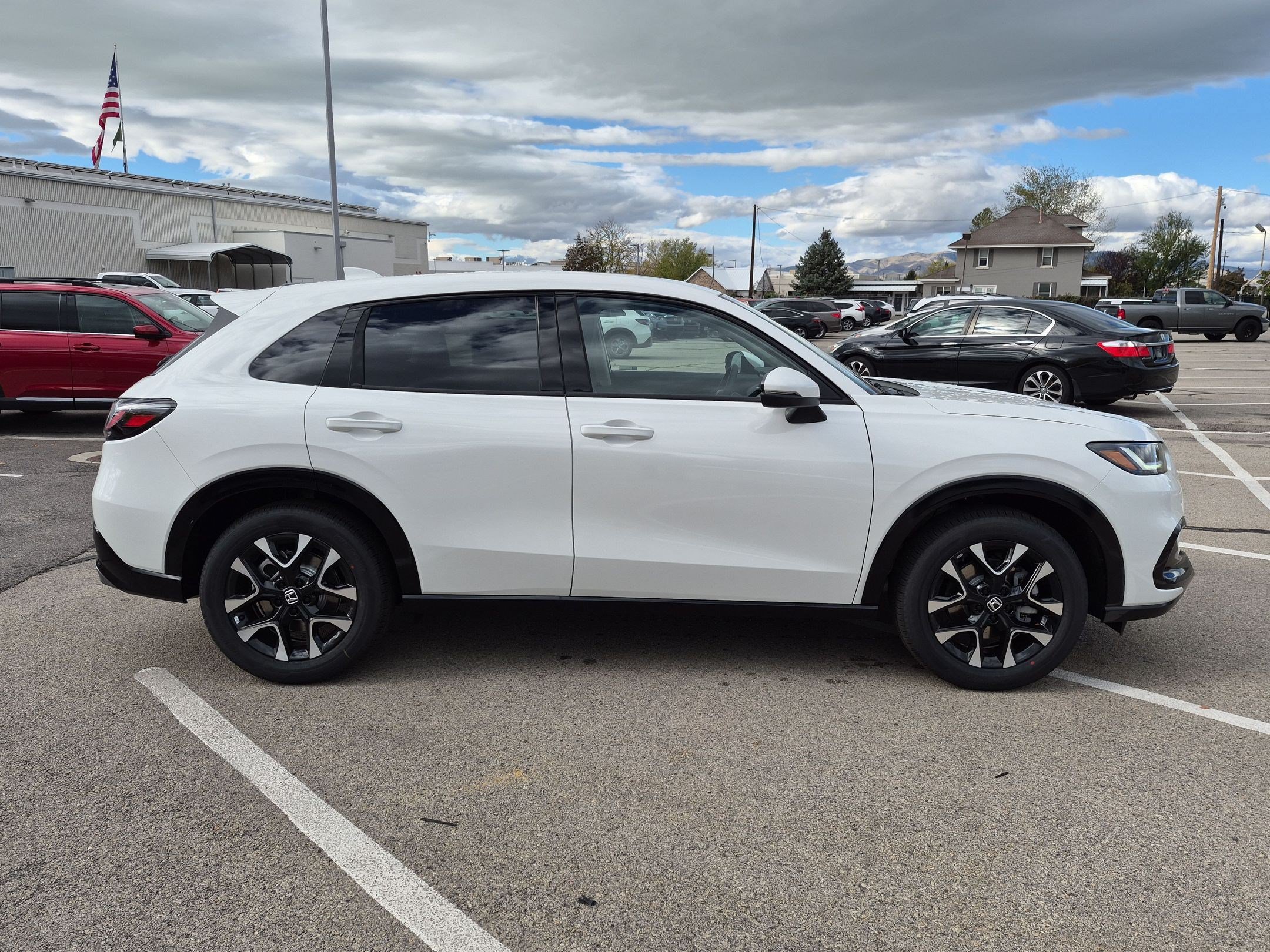 New 2027 Honda HR-V EX-L image 2
