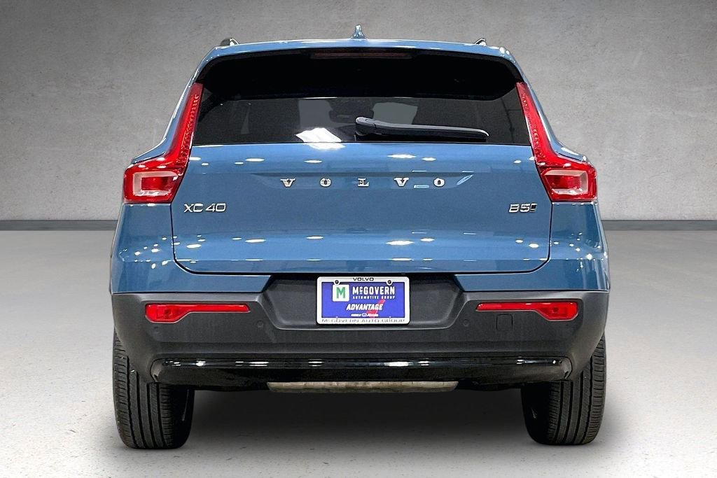 Certified 2023 Volvo XC40 B5 Plus w/ Climate Package AWD/4WD image 5