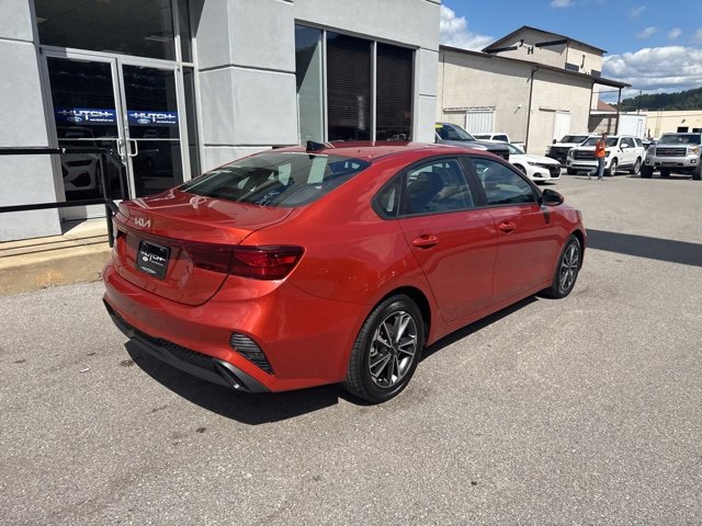Used 2023 Kia Forte LXS image 3