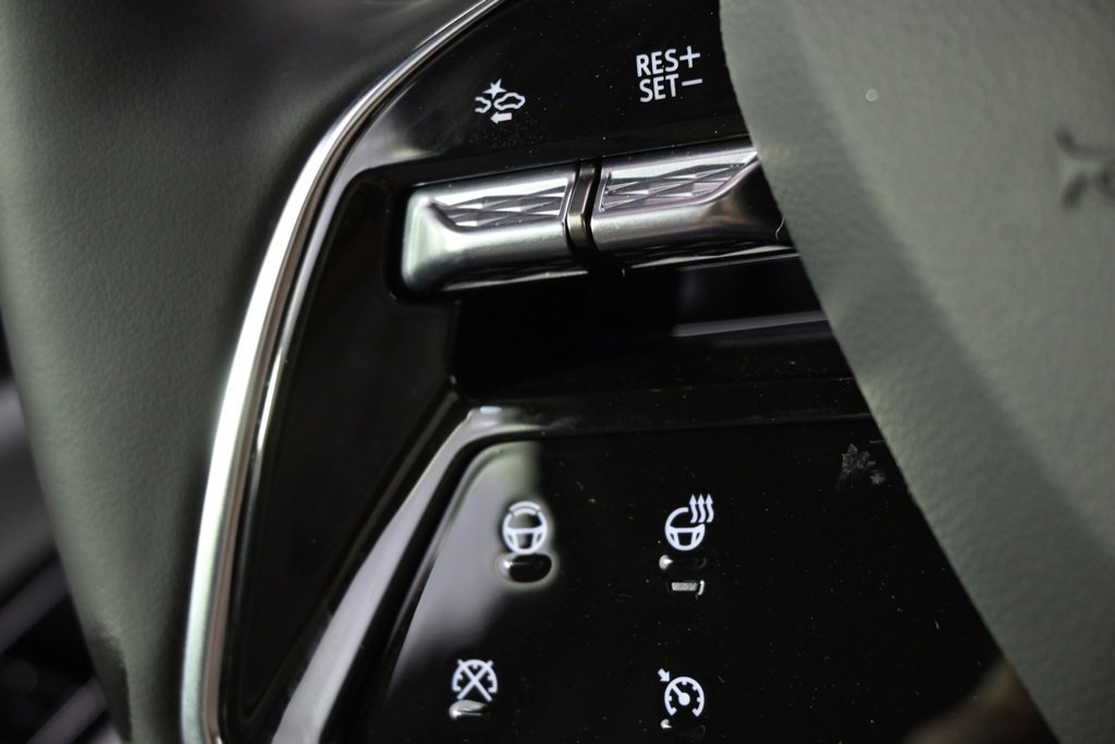 New 2025 Cadillac Optiq Sport 1 image 30