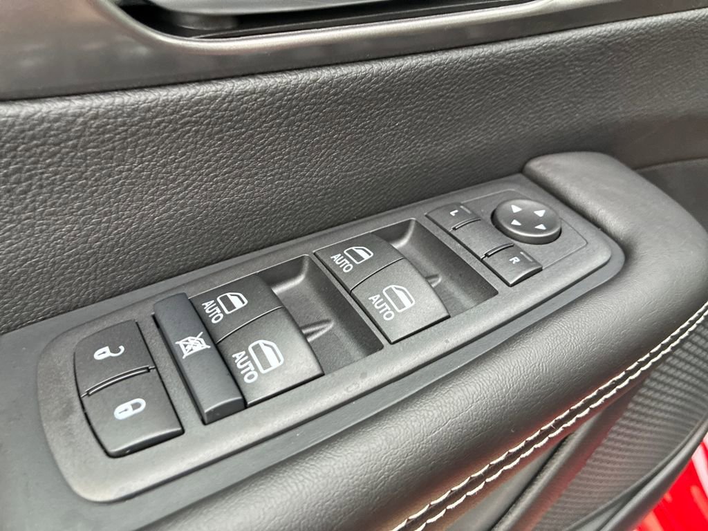 New 2026 Chrysler Pacifica Select AWD/4WD image 12