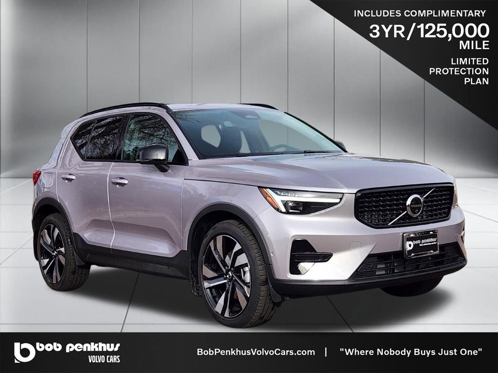 Used 2026 Volvo XC40 B5 Ultra w/ Protection Package Premier image 1