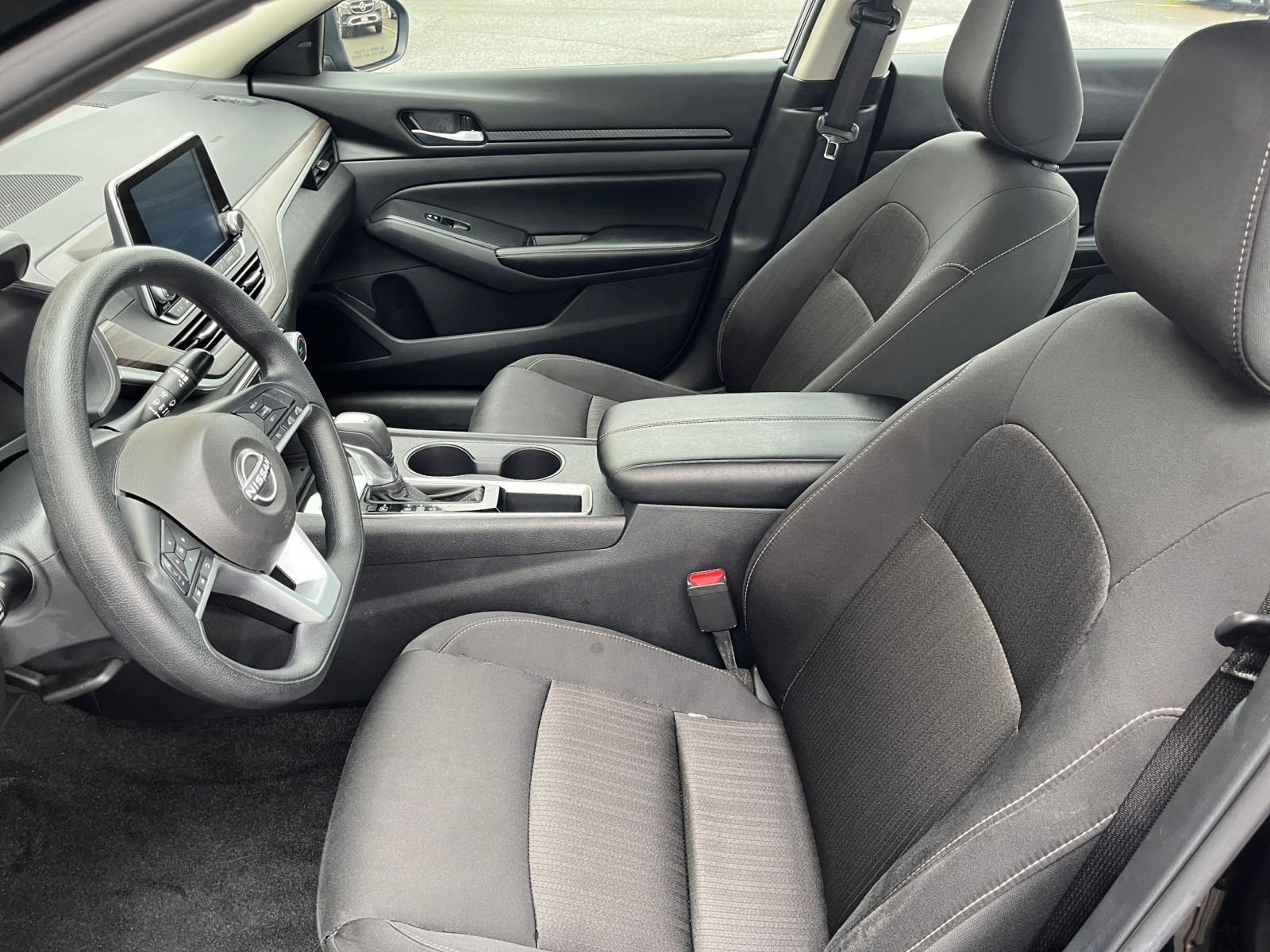 Used 2025 Nissan Altima 2.5 SV image 28