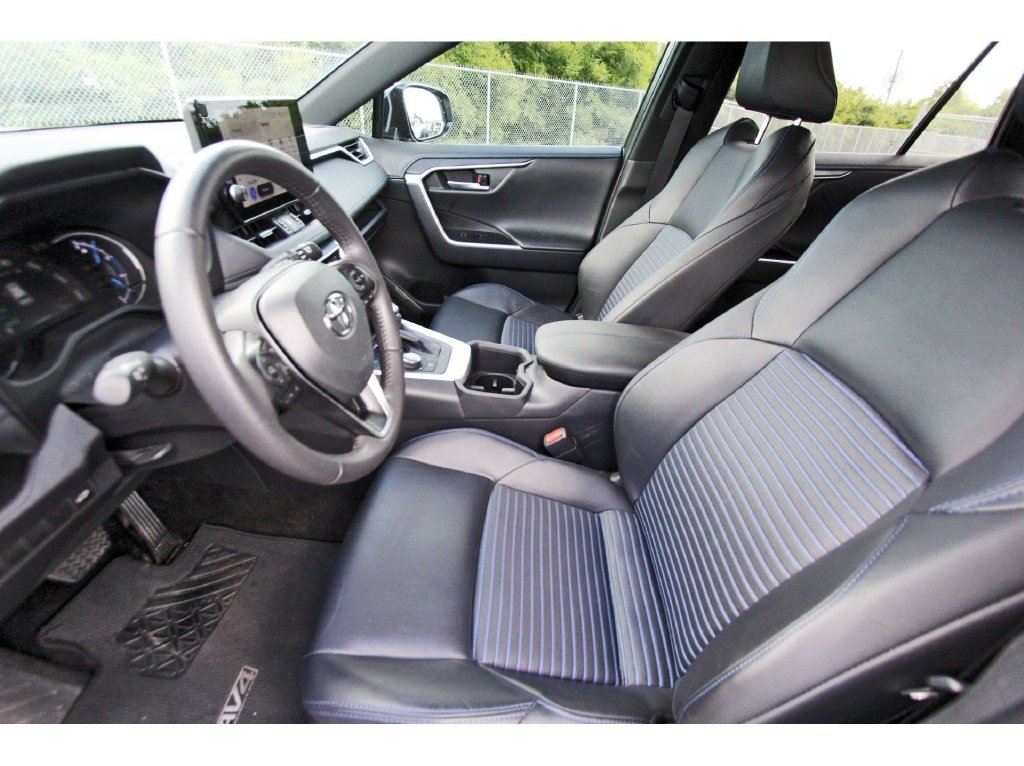 Used 2024 Toyota RAV4 XSE AWD/4WD image 15