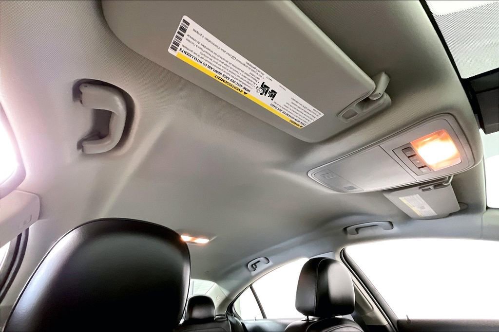 Used 2017 Buick Regal Sport Touring image 20