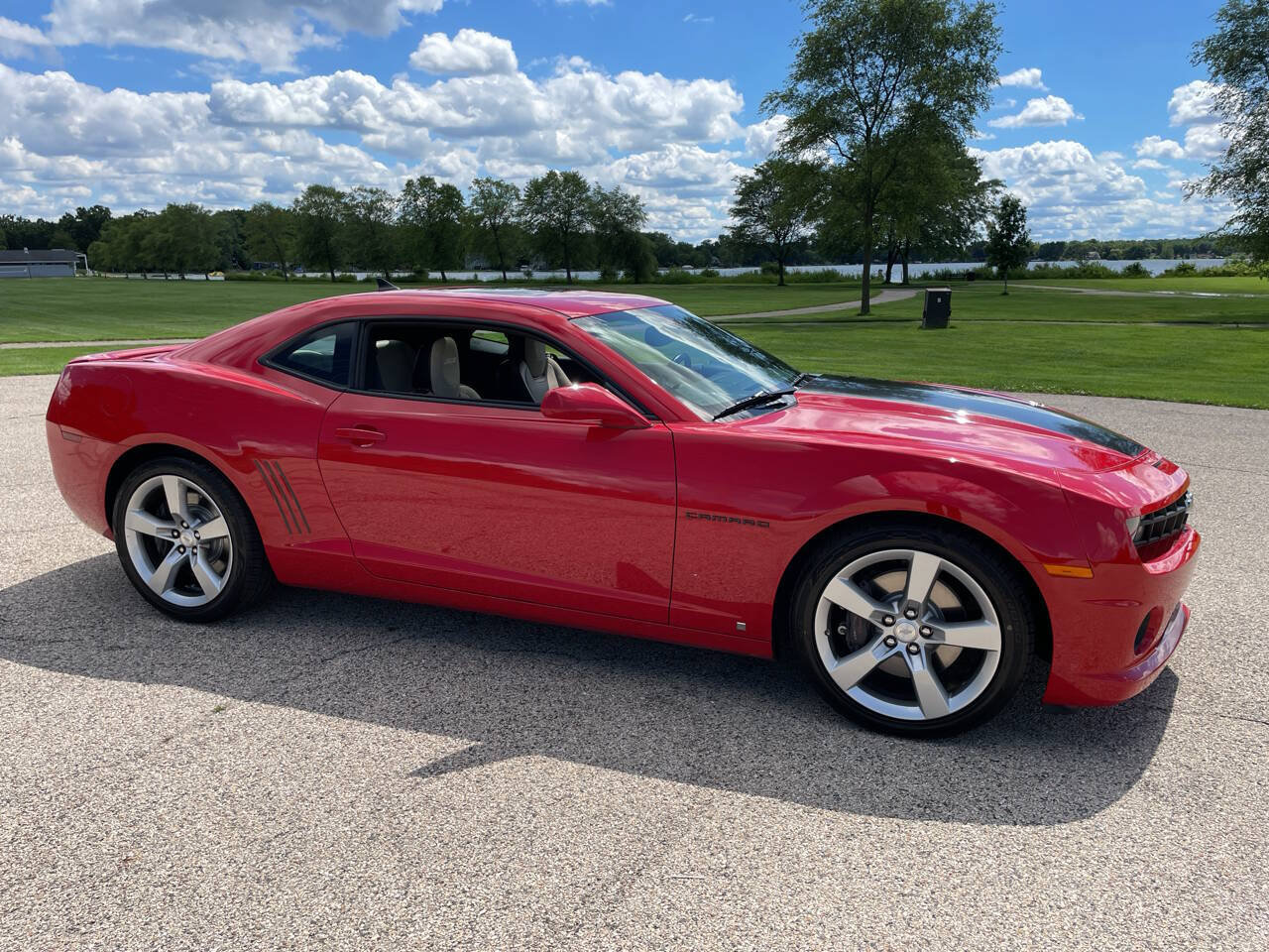 Used 2010 Chevrolet Camaro SS w/ LPO, Ground Effects Package RWD image 53