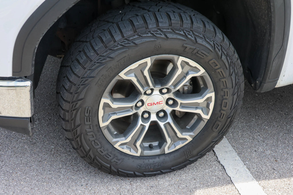 Used 2023 GMC Sierra 1500 SLE w/ X31 Off-Road Package AWD/4WD image 33