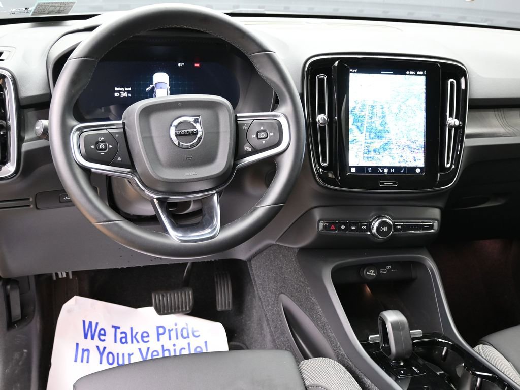 Used 2025 Volvo EX40 Core AWD/4WD image 29