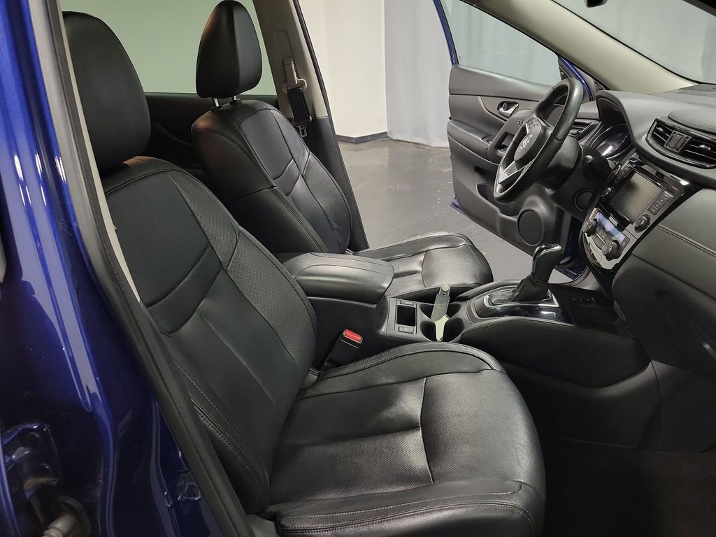 Used 2020 Nissan Rogue SL w/ Premium Package image 24