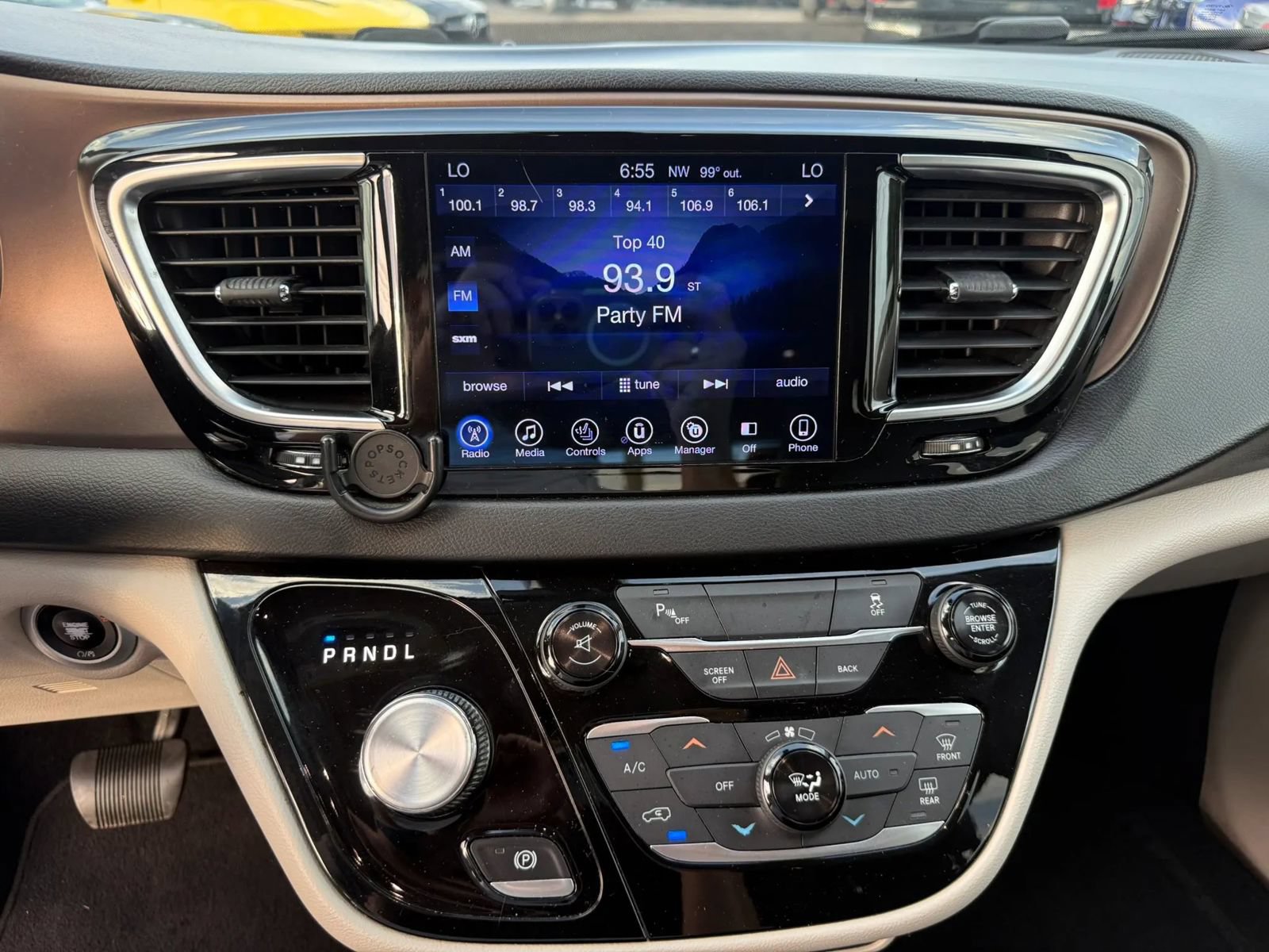 Used 2017 Chrysler Pacifica Touring-L Plus FWD image 16