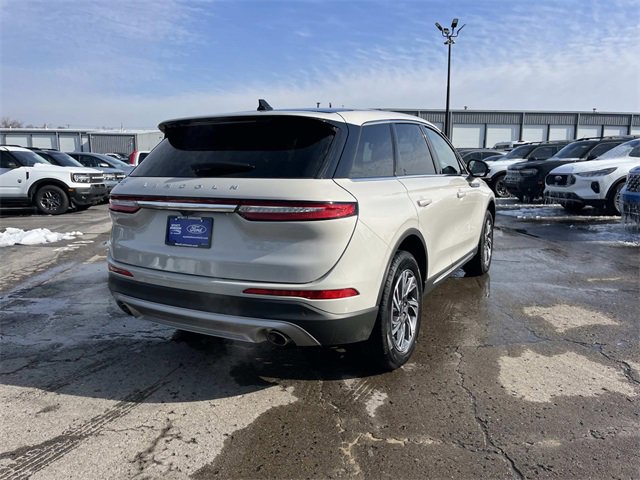 Used 2023 Lincoln Corsair AWD w/ Equipment Group 101A image 3