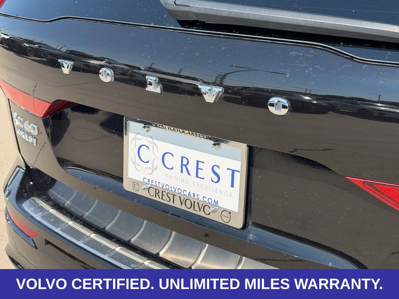 Certified 2024 Volvo XC60 T8 Plus w/ Protection Package Premier AWD/4WD image 9