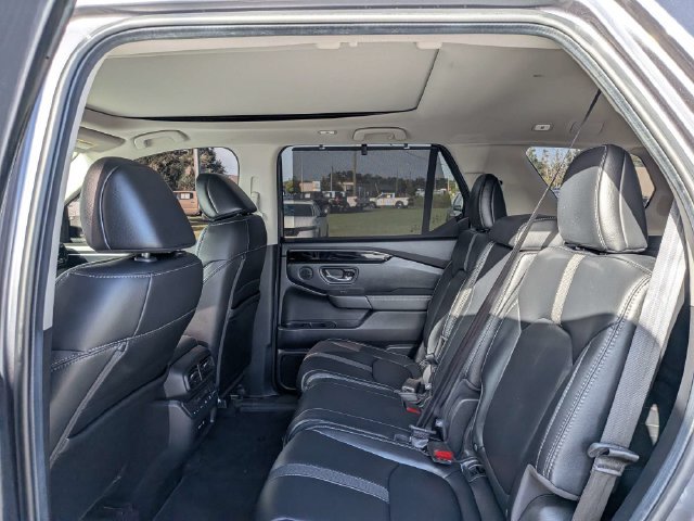 Used 2024 Honda Pilot Touring image 13