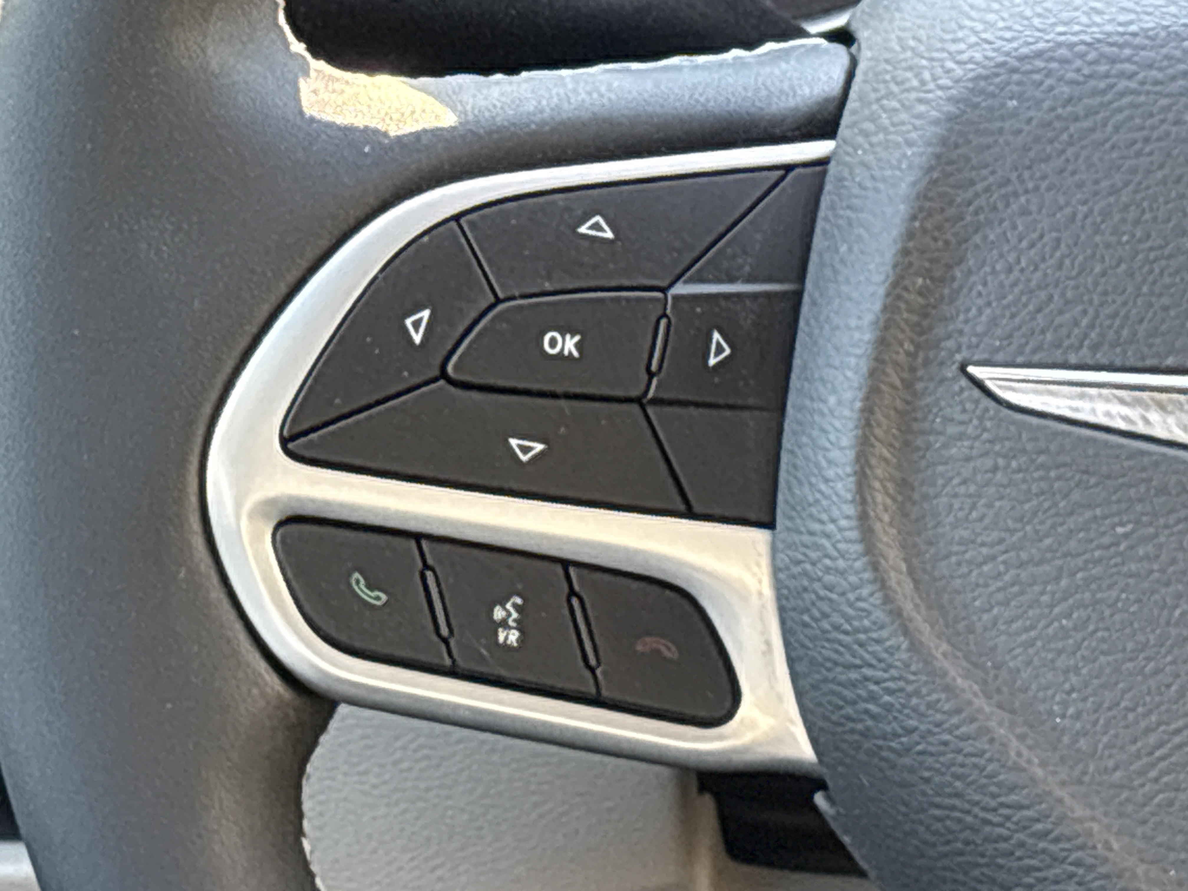 Used 2023 Chrysler Pacifica Limited w/ Uconnect Theater Family Group AWD/4WD image 23