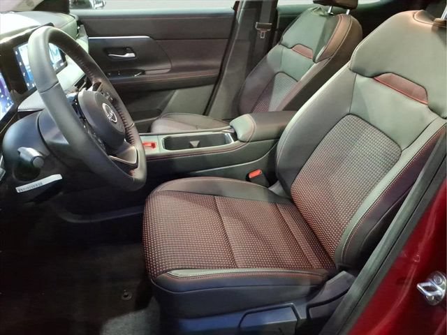 New 2026 Nissan Kicks SR w/ Cold Weather Package AWD/4WD image 11