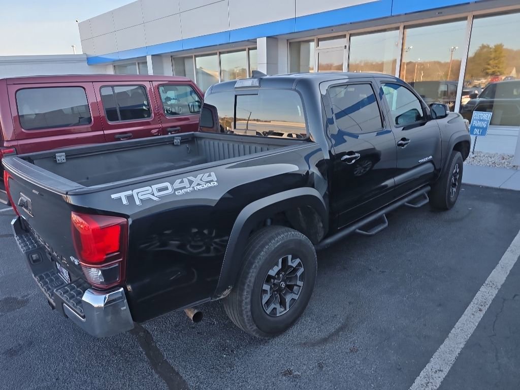 Used 2019 Toyota Tacoma TRD Off-Road image 8