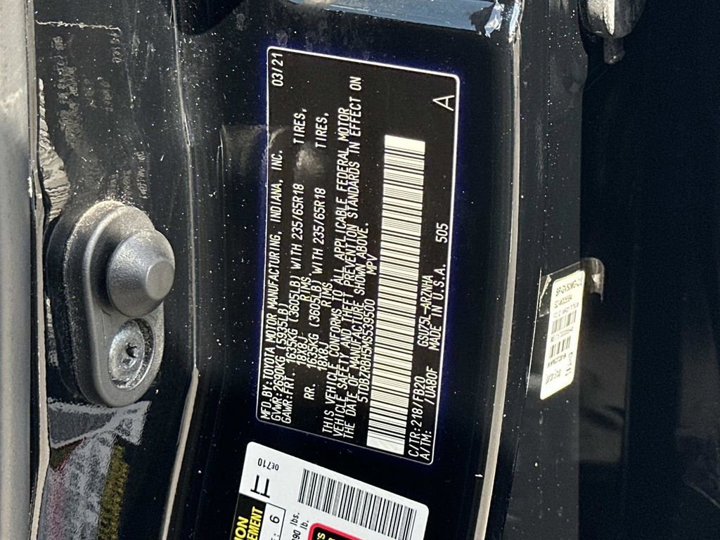 Used 2021 Toyota Highlander LE image 31