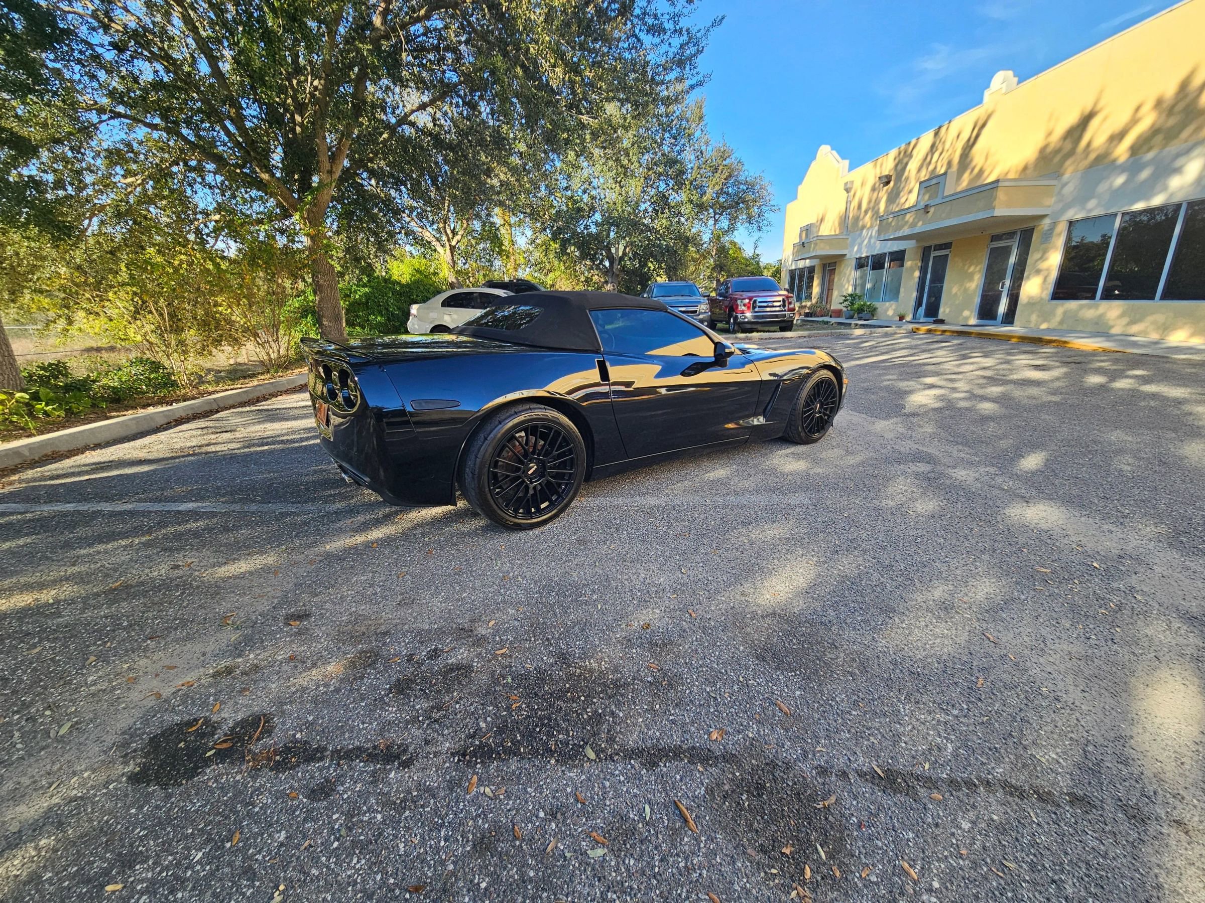 Used 2013 Chevrolet Corvette Convertible w/ 2LT Preferred Equipment Group image 5