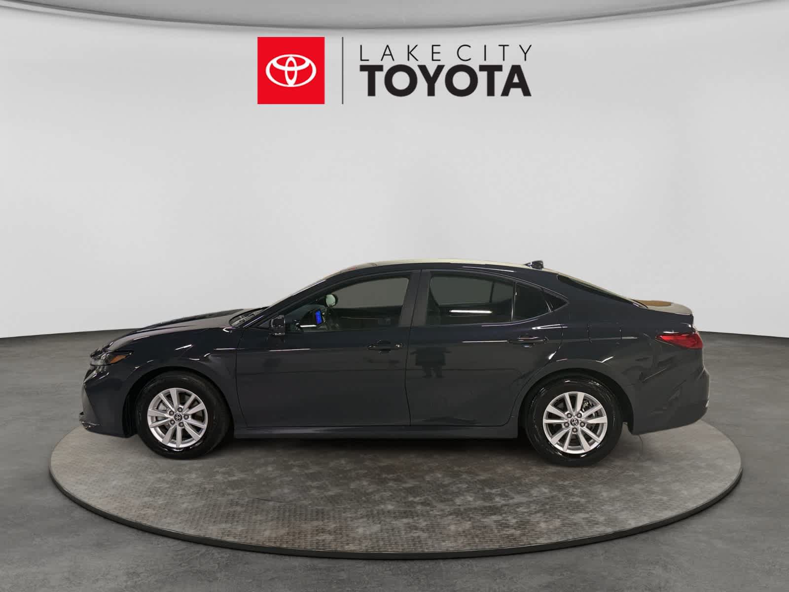 Used 2025 Toyota Camry LE FWD image 3