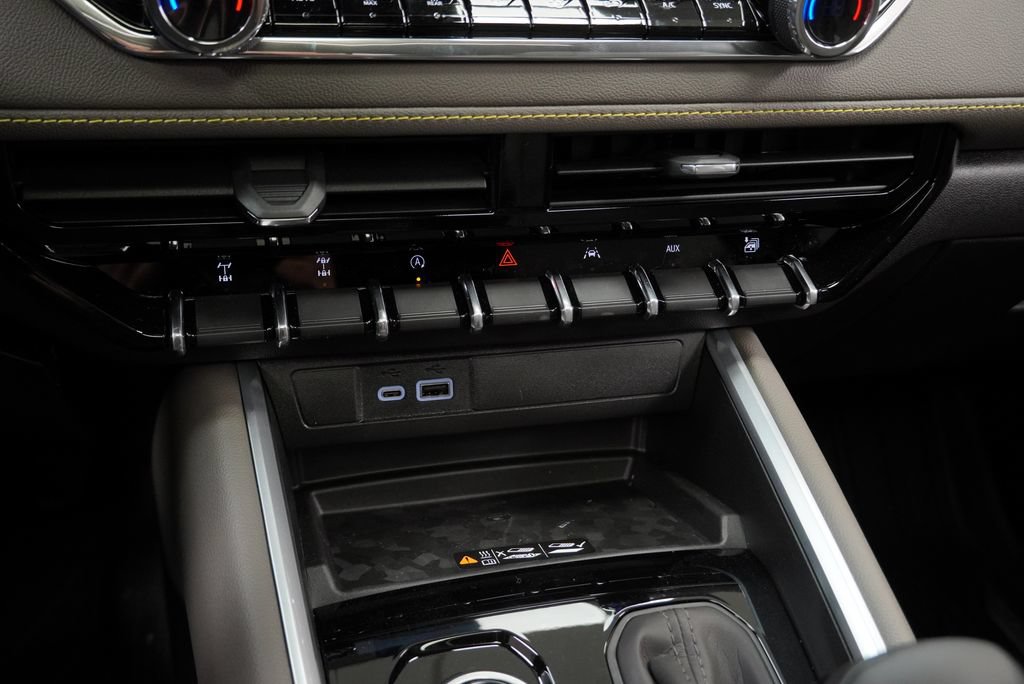 New 2026 Chevrolet Colorado ZR2 w/ Technology Package AWD/4WD image 19