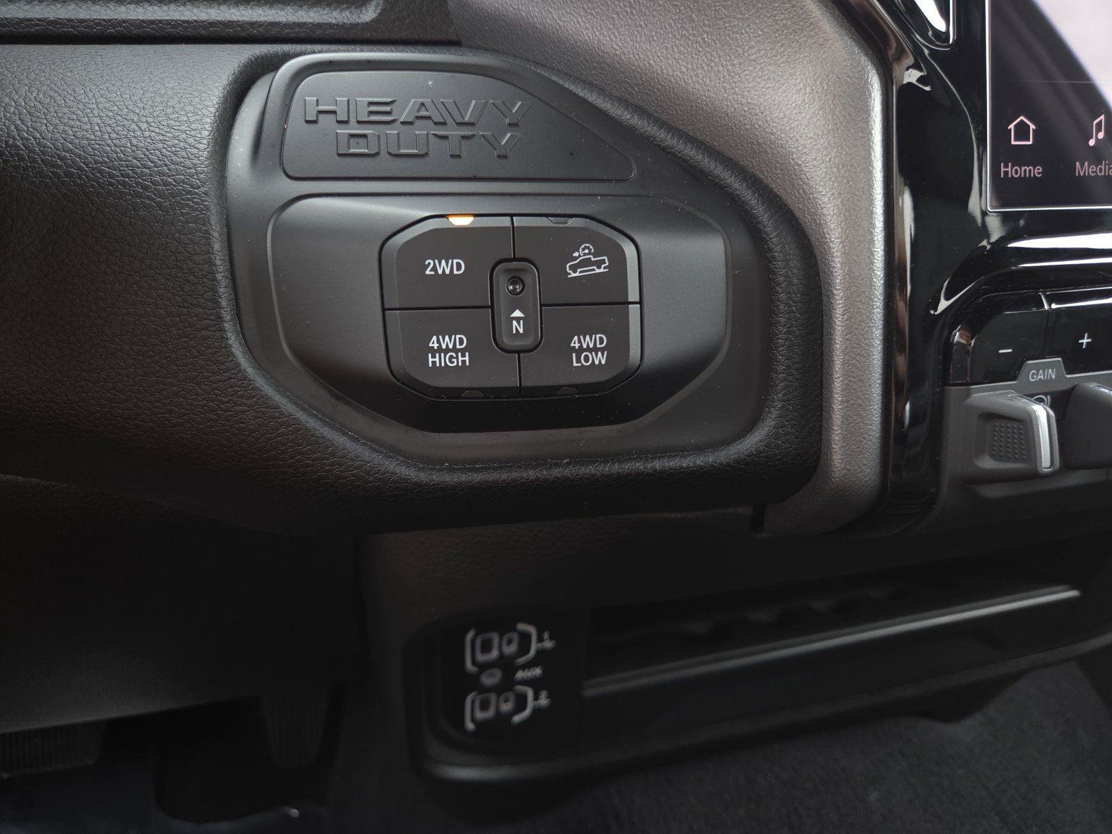 Used 2025 RAM 2500 Big Horn AWD/4WD image 13