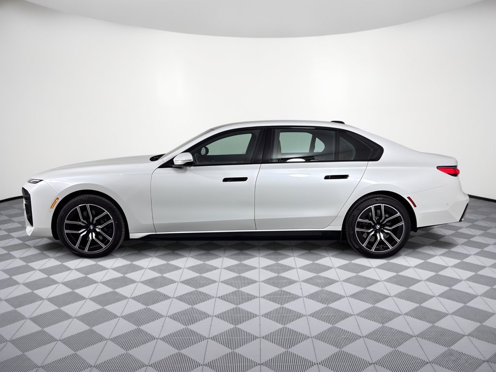 Certified 2023 BMW i7 xDrive60 AWD/4WD image 2