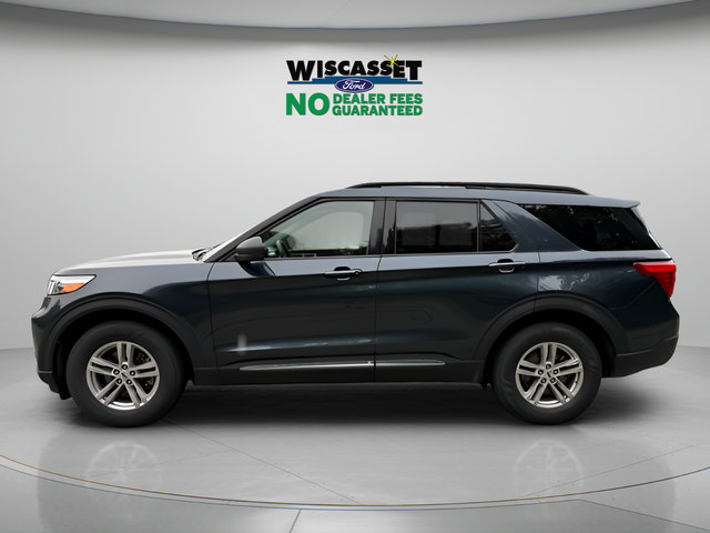 Certified 2022 Ford Explorer XLT w/ Equipment Group 202A AWD/4WD image 2