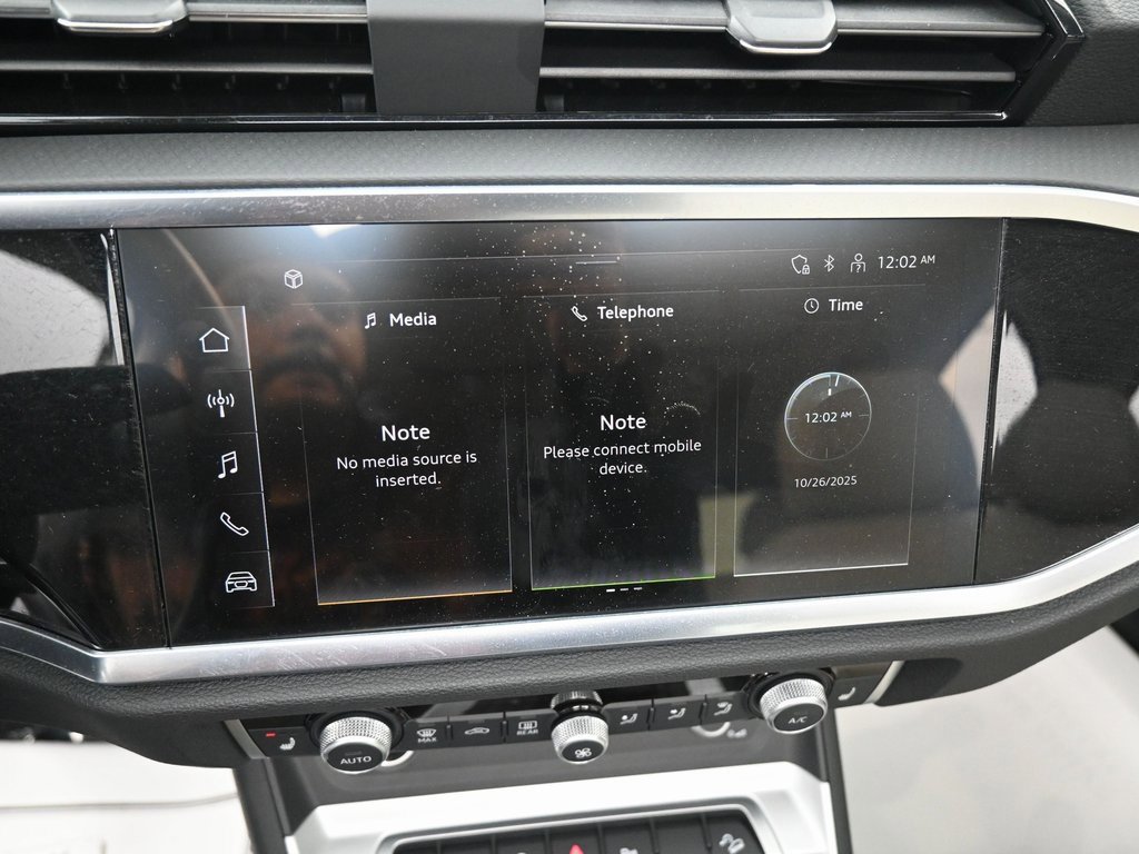 Used 2024 Audi Q3 2.0T Premium w/ Convenience Package image 18