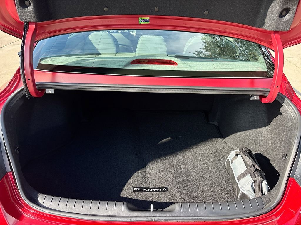 Certified 2025 Hyundai Elantra Sport image 23