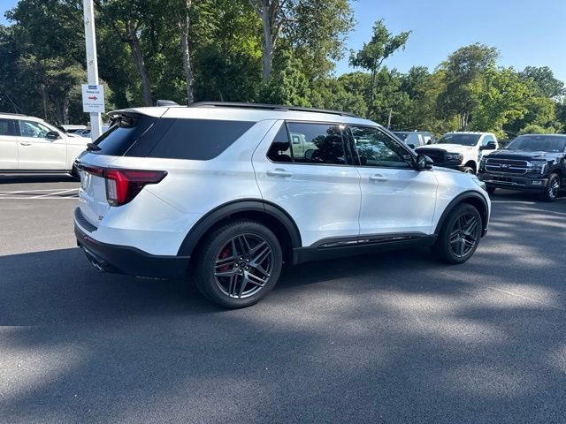 Certified 2025 Ford Explorer ST AWD/4WD image 10