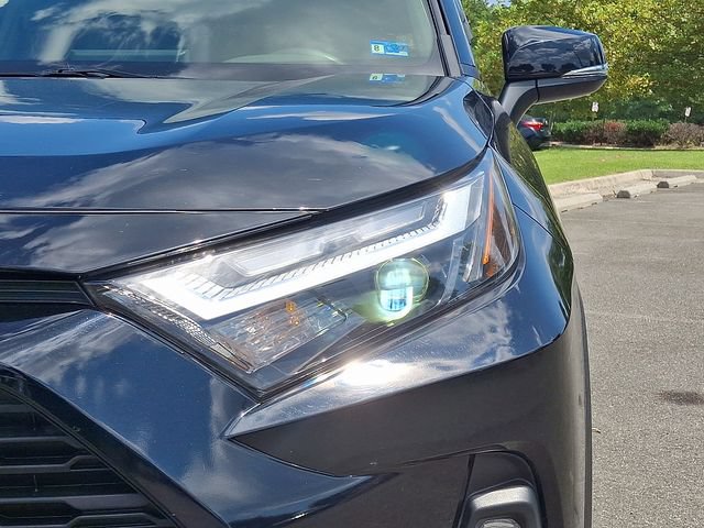 Used 2022 Toyota RAV4 XLE Premium AWD/4WD image 9