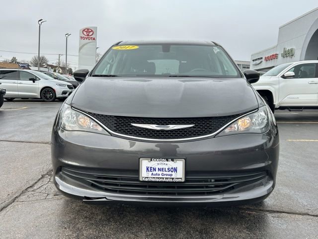 Used 2017 Chrysler Pacifica LX image 2
