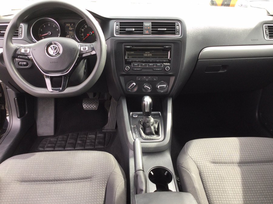 Used 2015 Volkswagen Jetta SE FWD image 18