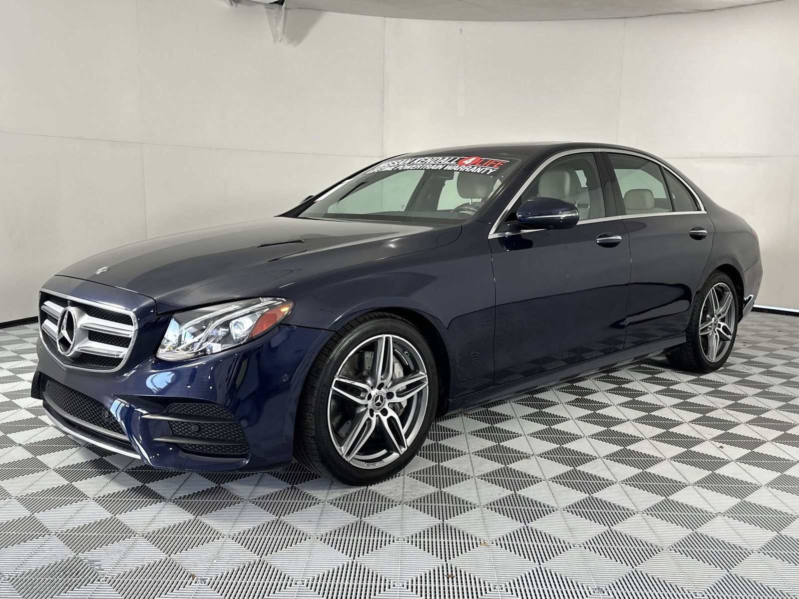 Used 2020 Mercedes-Benz E 350 Sedan image 4