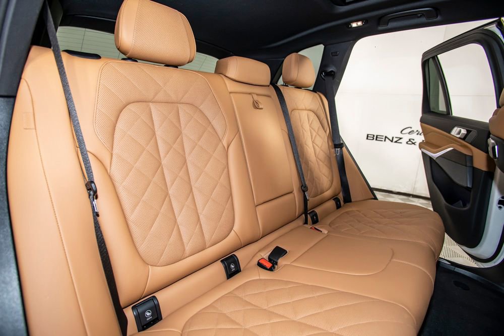 Used 2026 BMW X5 xDrive40i w/ M Sport Package image 17