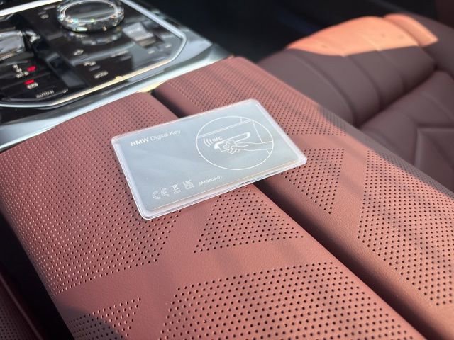 Used 2025 BMW 740i xDrive image 26