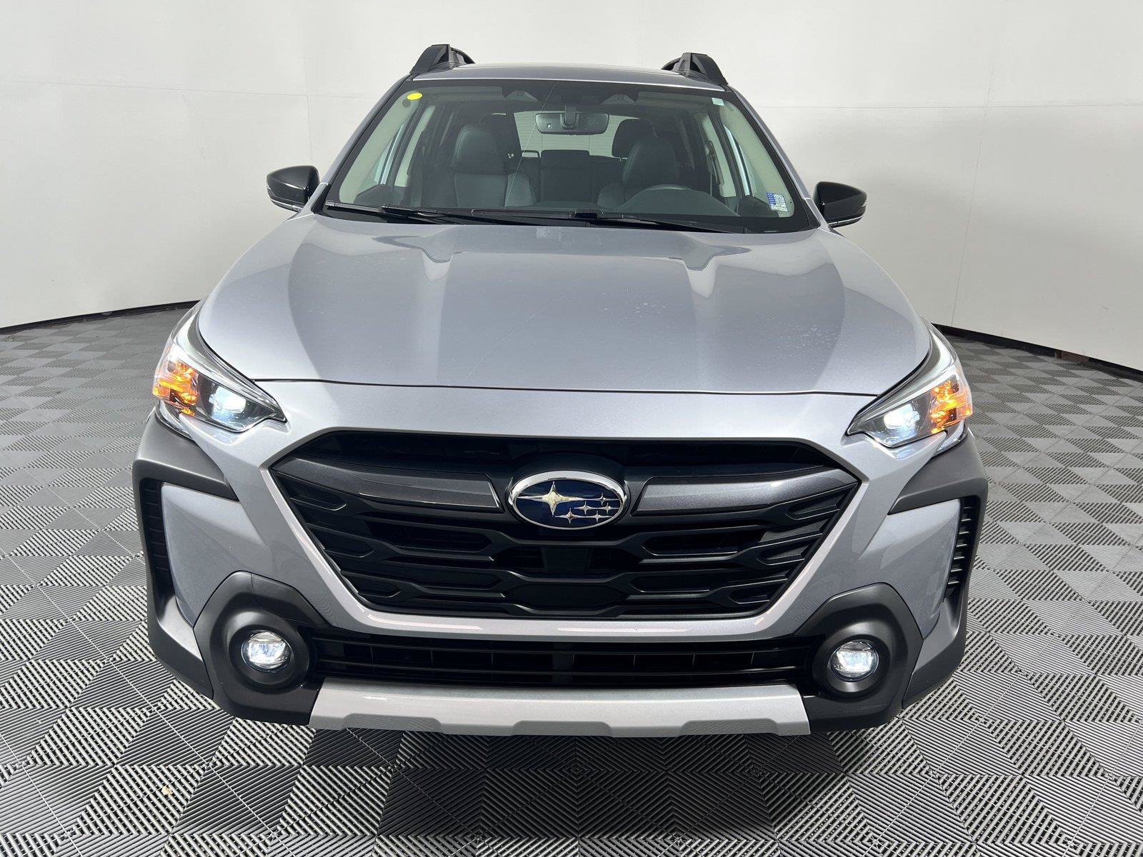 Used 2025 Subaru Outback Limited XT w/ Tech Package 2 AWD/4WD image 2